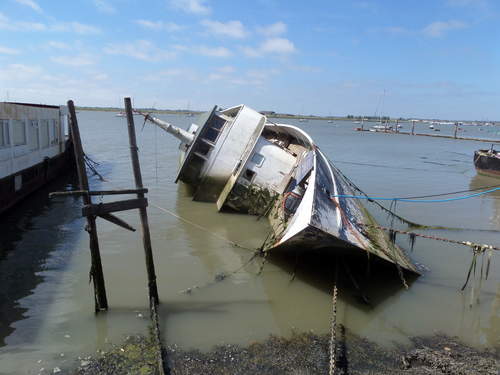 Residents sunken boat
